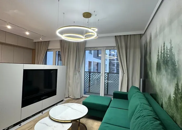 Golden Forest * وارسو