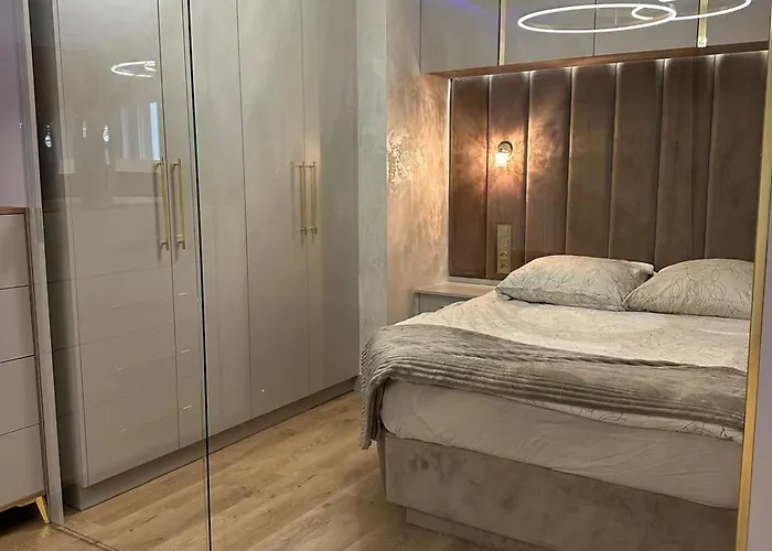 Golden Forest وارسو